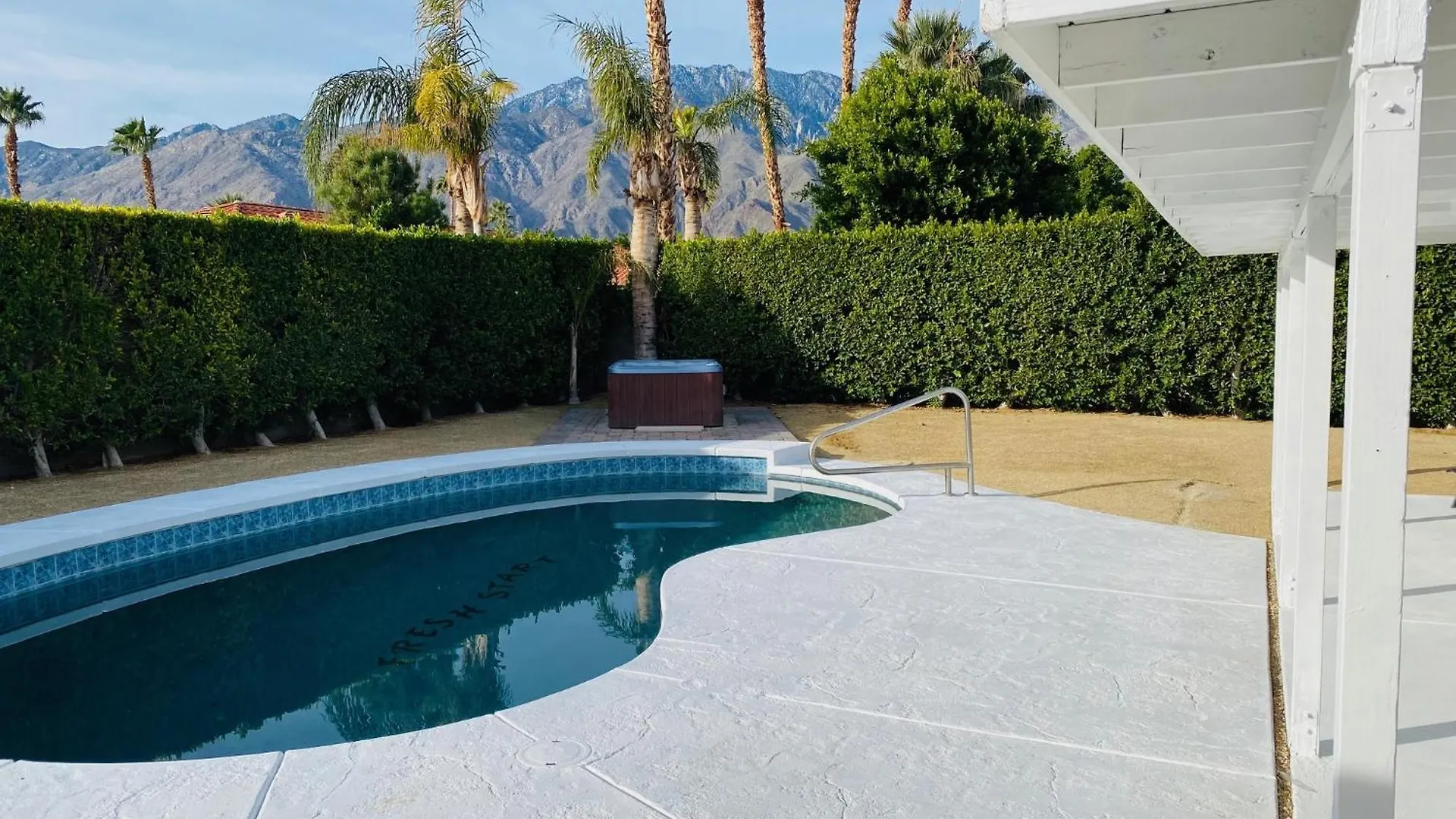 Tranquil Palm Springs Villa, Saltwater Pool, Magical View, Minutes To Downtown, Sleeps 8 Holiday home