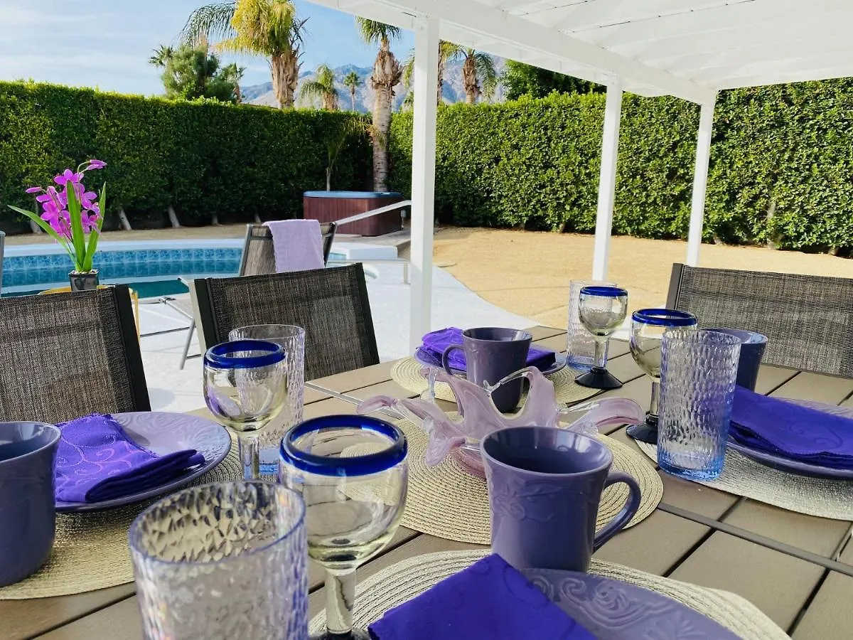 Tranquil Palm Springs Villa, Saltwater Pool, Magical View, Minutes To Downtown, Sleeps 8 0*,